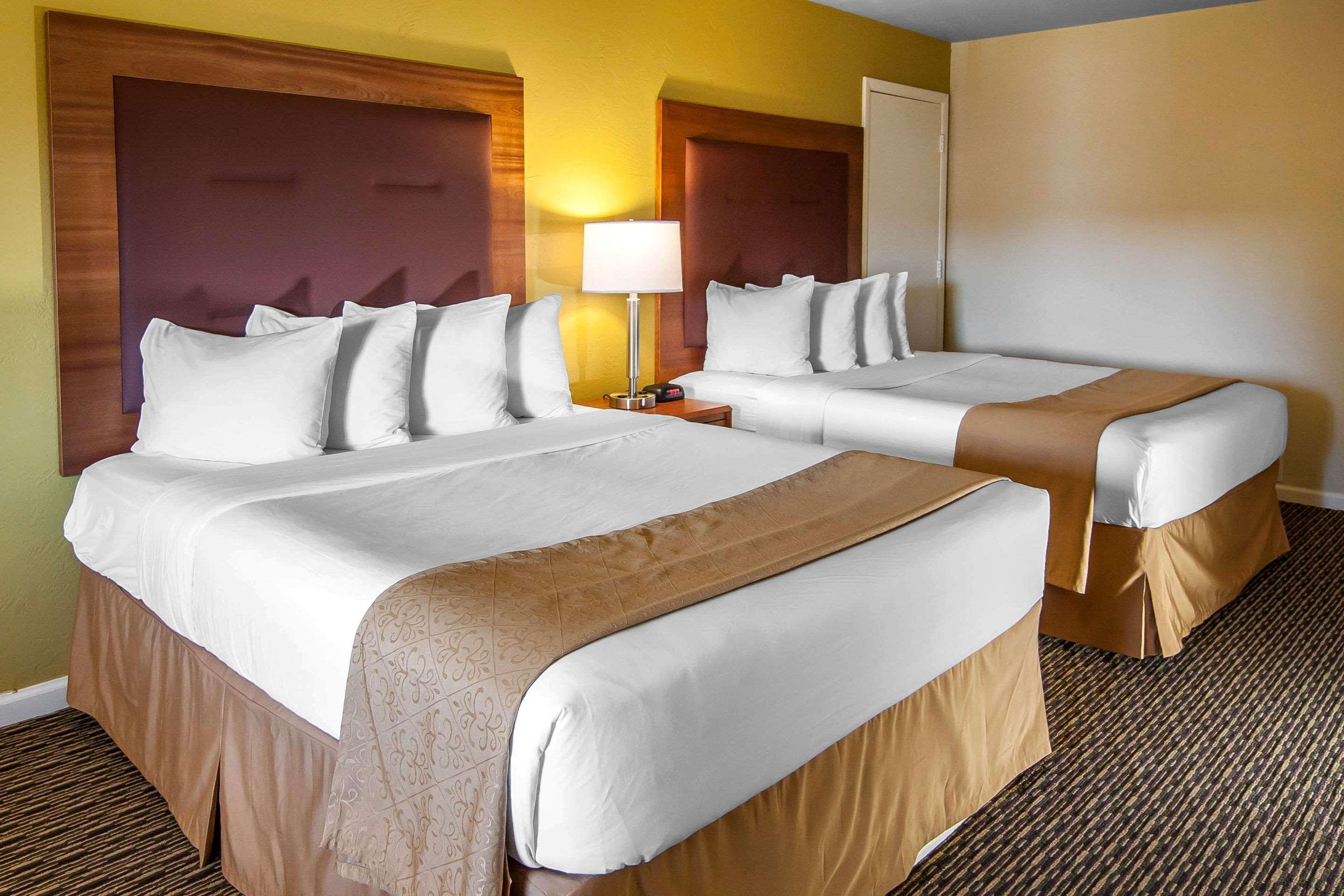 Quality Inn & Suites At Coos Bay Северен Бенд Екстериор снимка