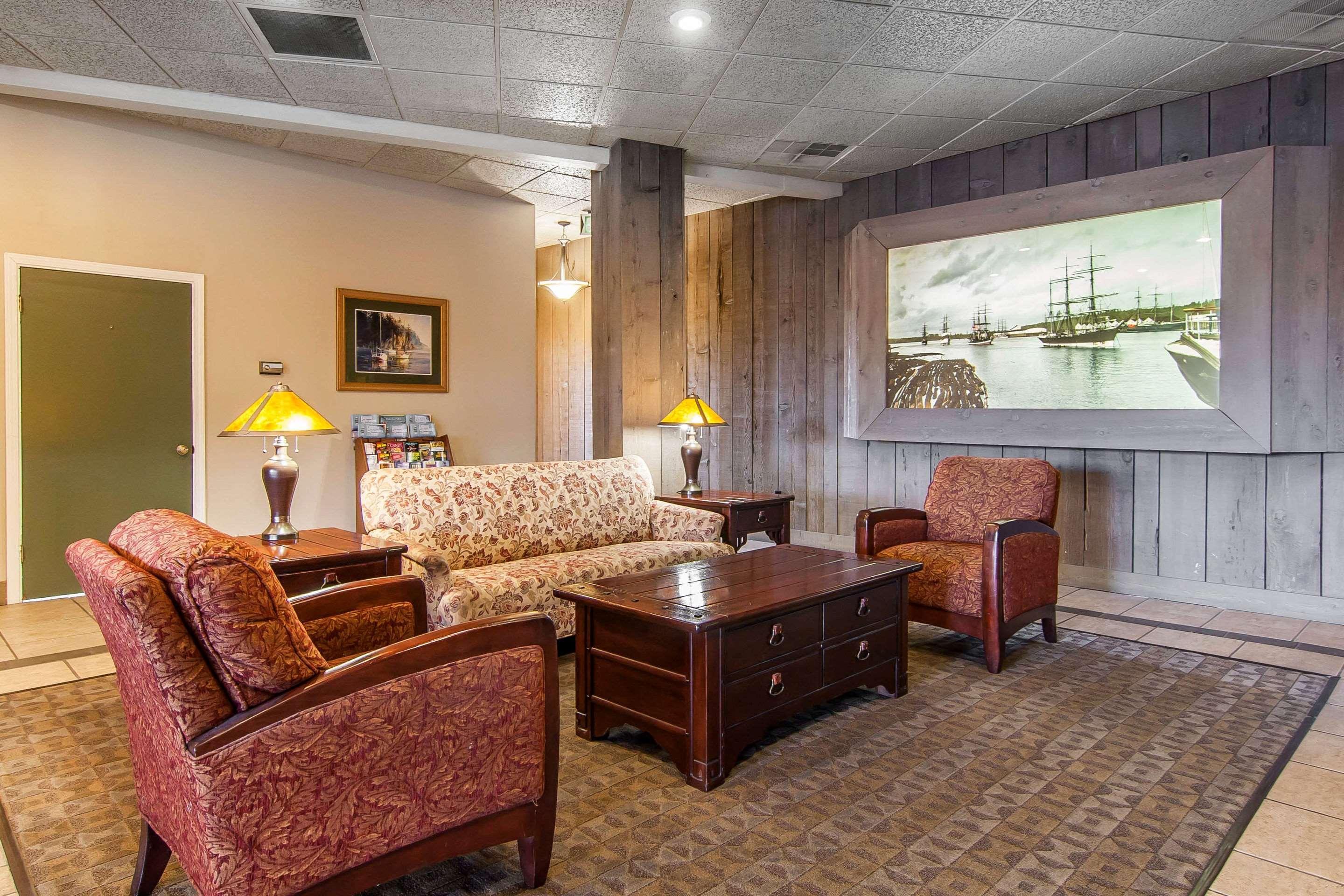 Quality Inn & Suites At Coos Bay Северен Бенд Екстериор снимка