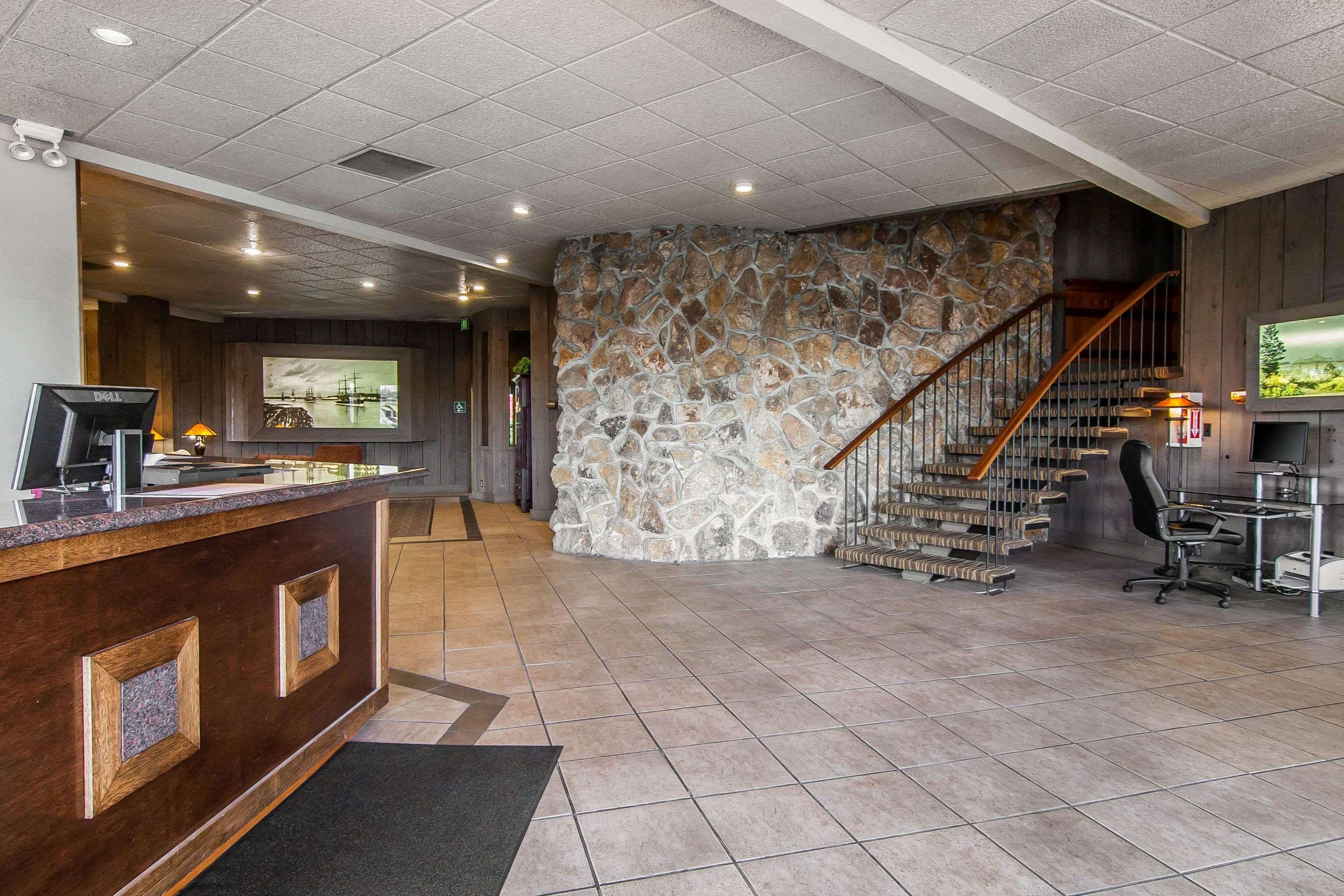 Quality Inn & Suites At Coos Bay Северен Бенд Екстериор снимка