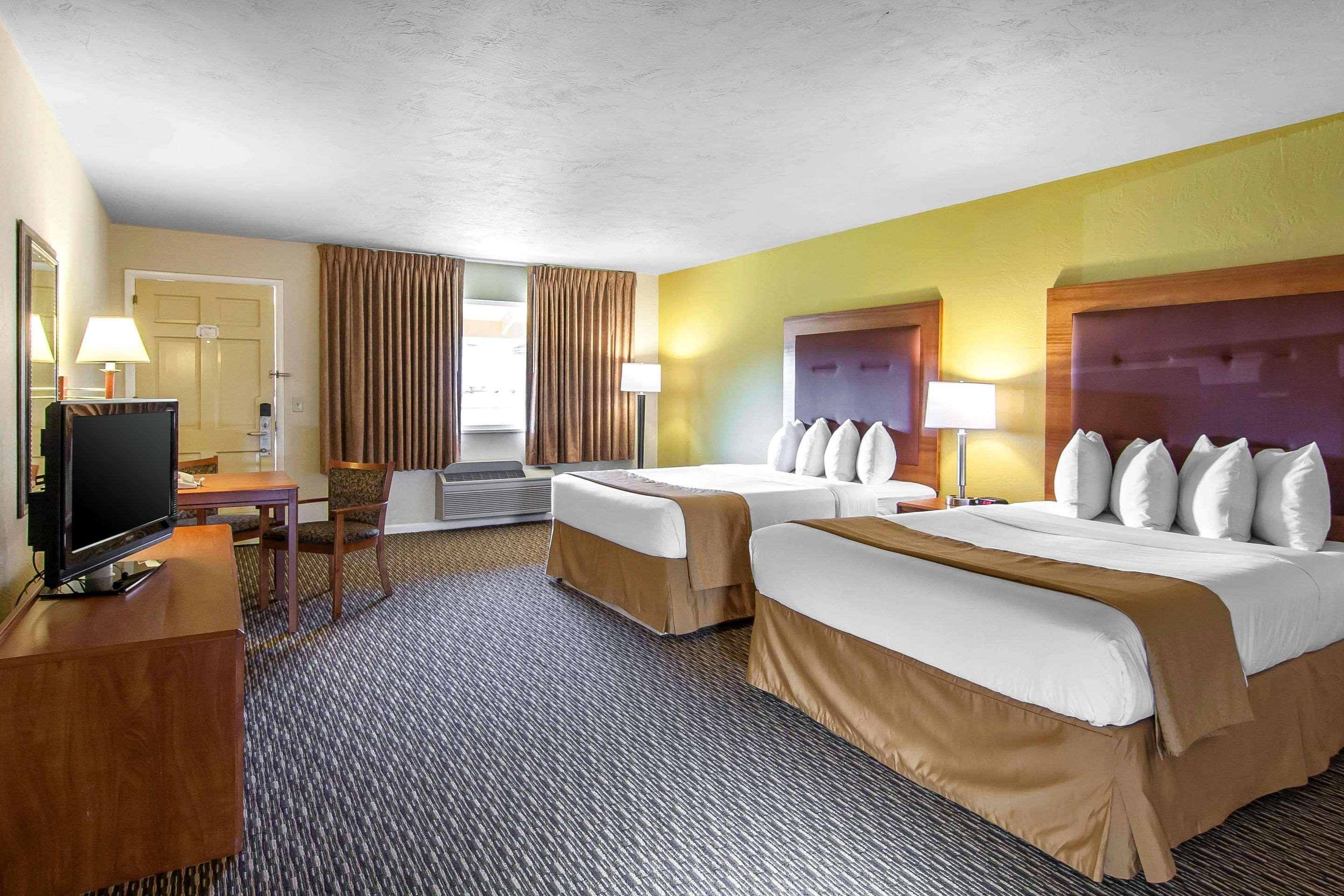 Quality Inn & Suites At Coos Bay Северен Бенд Екстериор снимка