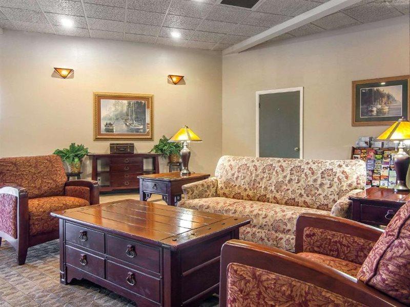 Quality Inn & Suites At Coos Bay Северен Бенд Екстериор снимка