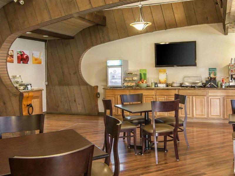 Quality Inn & Suites At Coos Bay Северен Бенд Екстериор снимка