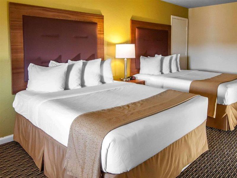 Quality Inn & Suites At Coos Bay Северен Бенд Екстериор снимка