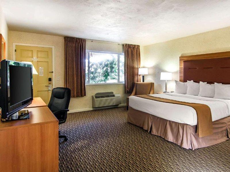 Quality Inn & Suites At Coos Bay Северен Бенд Екстериор снимка