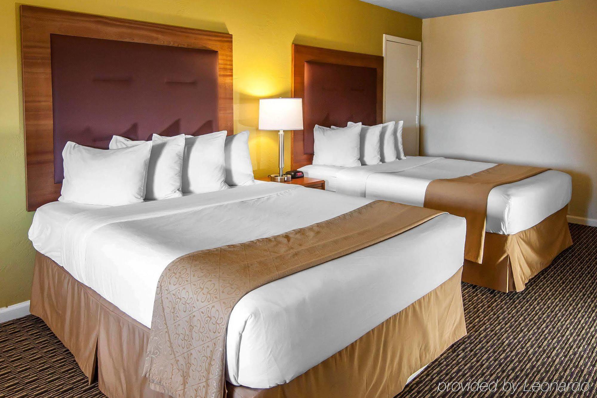 Quality Inn & Suites At Coos Bay Северен Бенд Екстериор снимка