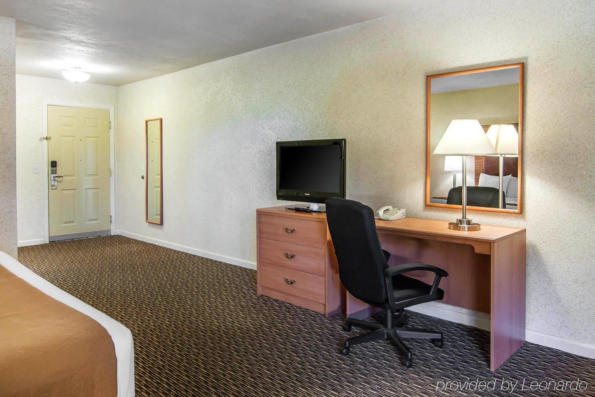 Quality Inn & Suites At Coos Bay Северен Бенд Екстериор снимка