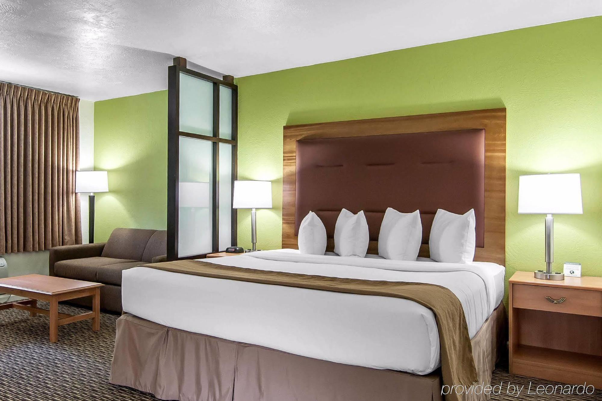 Quality Inn & Suites At Coos Bay Северен Бенд Екстериор снимка