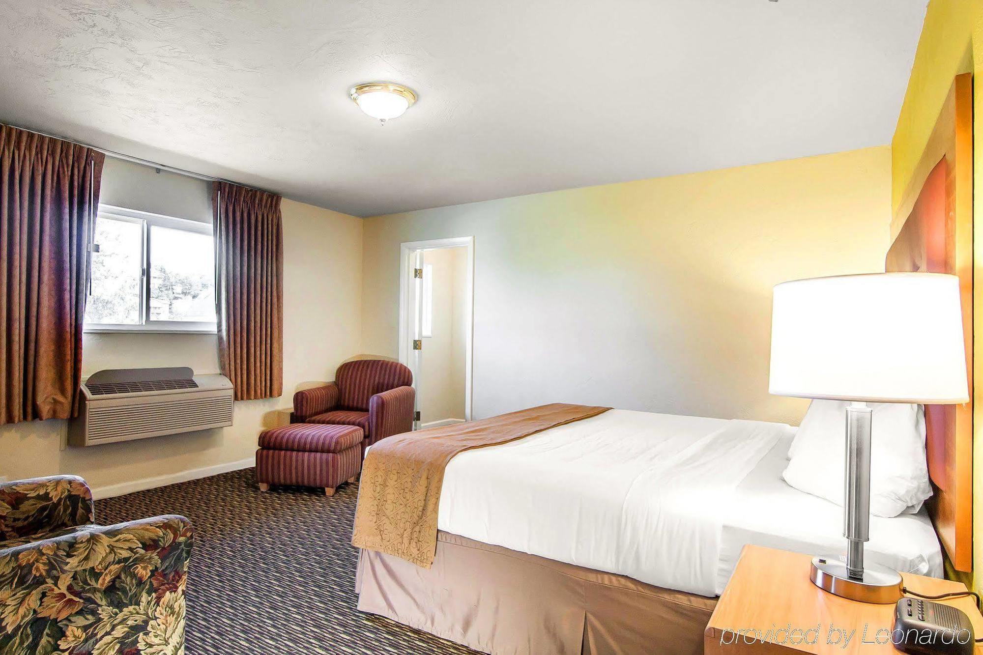 Quality Inn & Suites At Coos Bay Северен Бенд Екстериор снимка